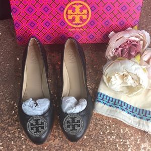 Tory Burch Black Leather Flats 5.5M